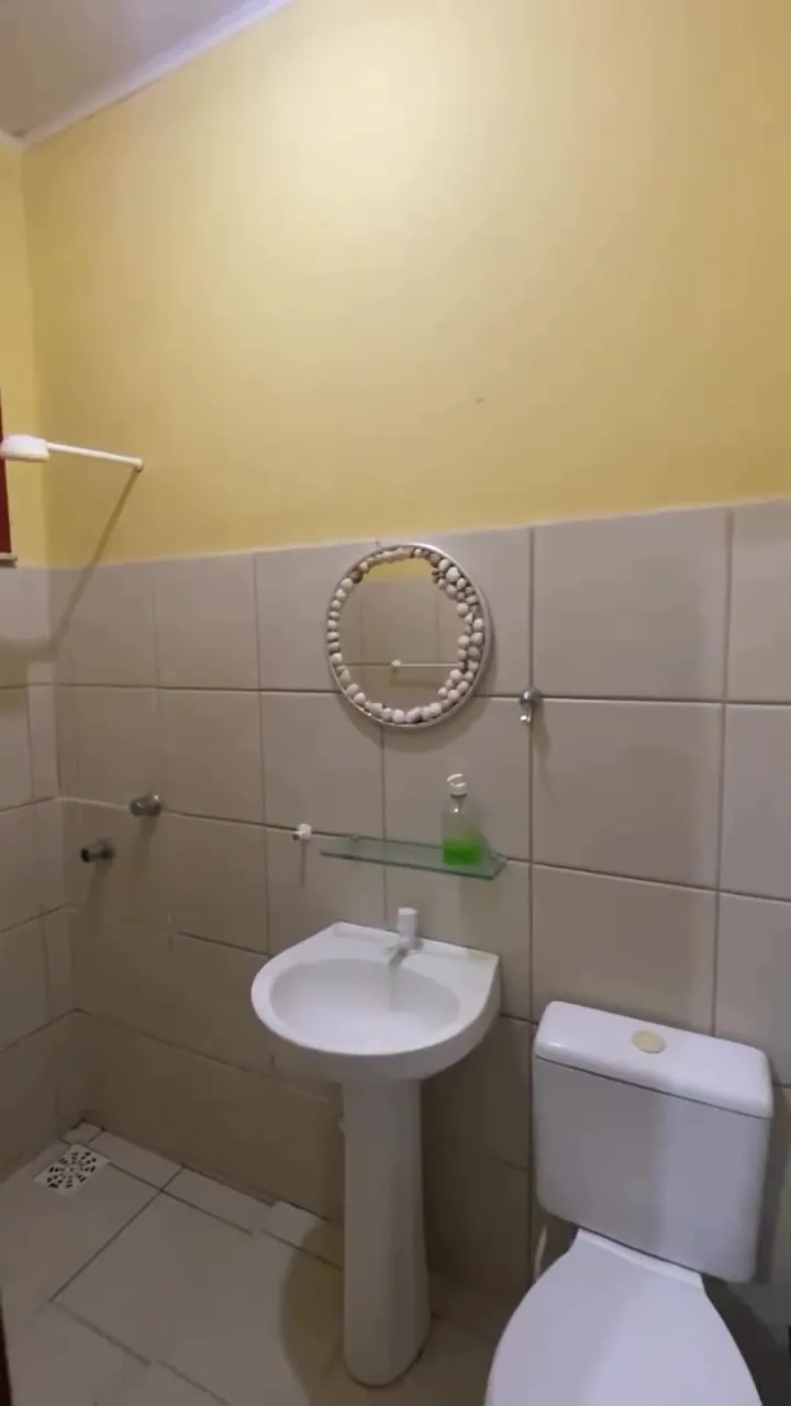 Banheiro da casa, com box e bancada